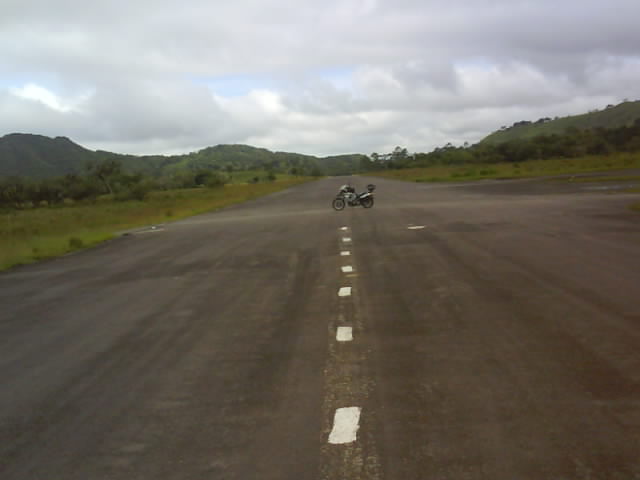 005 Laguna Rd Crossing Runway Volcan 20th Jul 2011.jpg